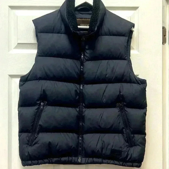 Coach Puffer Vest ⭐️⭐️⭐️⭐️⭐️ - Picture 1 of 11